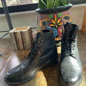 Ariat Black Leather Lace up boots